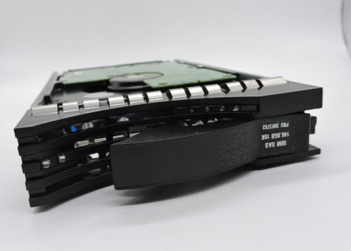 IBM Hard Disk 26K5699 26K5702 26K5265 ST3146854SS 146.8GB SAS 15K 1 year warranty
