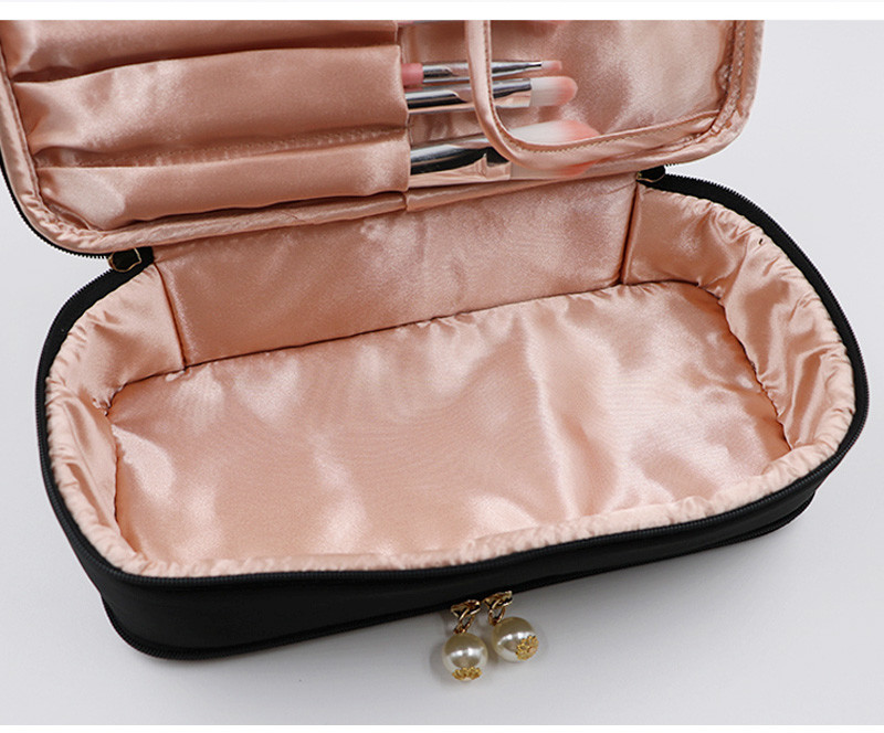 China Large Capacity Protable Travel PU Lace Cosmetic Tote Bag