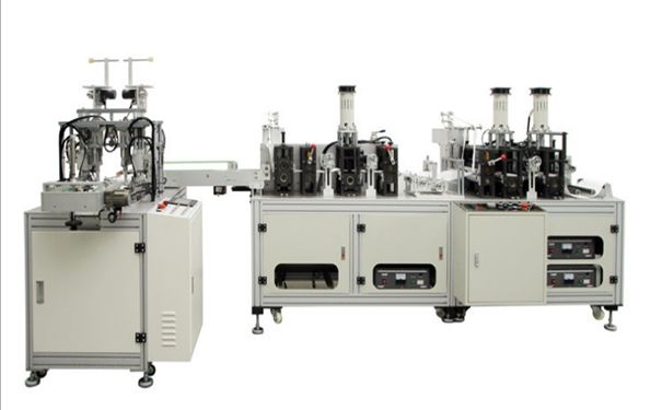 Multifunctional Non Woven Face Mask Making Machine Servo Shifted Accurate Positioning