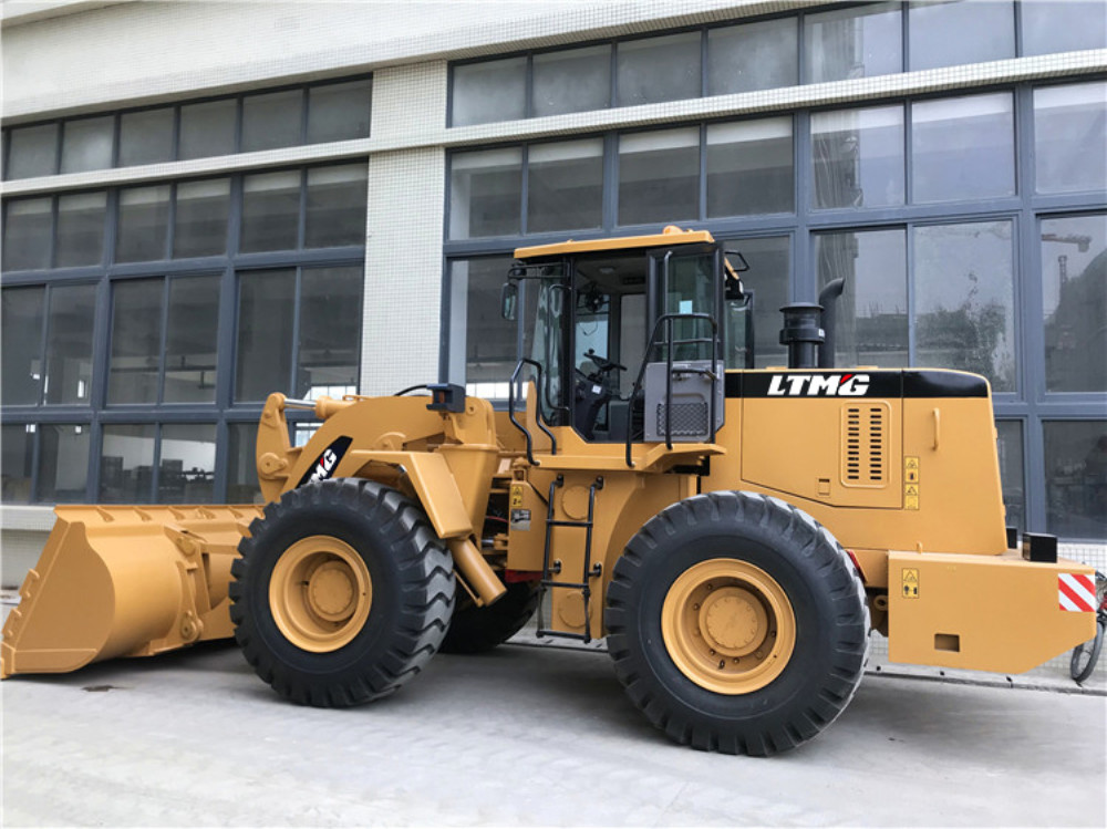 Ce Approval Small Bucket Loader , Compact Articulated Wheel Loader Comfortable