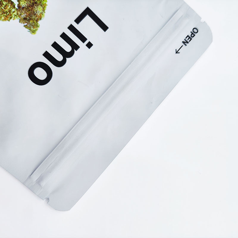 Customized Printed Mylar weed Bags 3.5g / 1oz Smell Proof Child Proof Bag