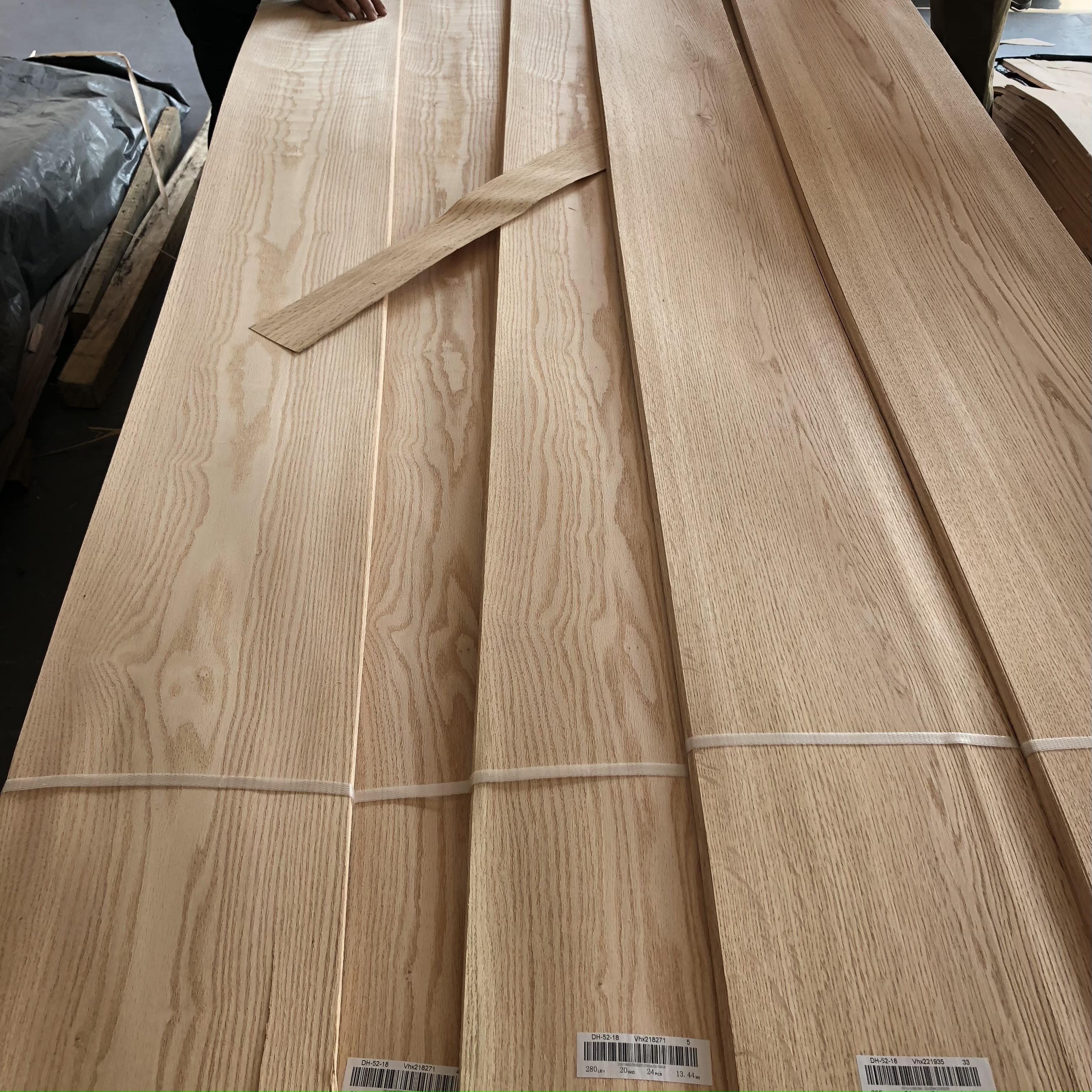 Factory Sales Red Oak Wood Veneer 0.45mm Red Oak Veneer for Flooring Wood Veneer Wall Panels