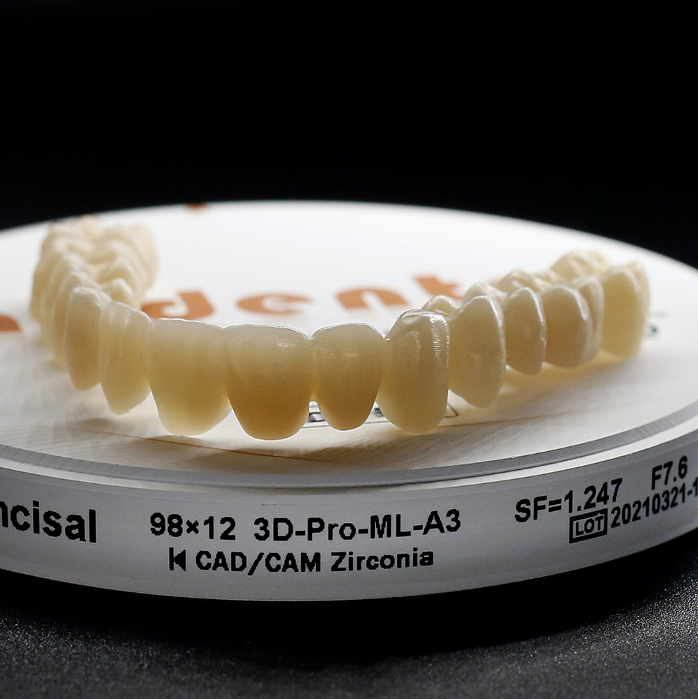 Multilayer Zirconia Block High Flexural Strength Translucency with Vita16 Bleach4