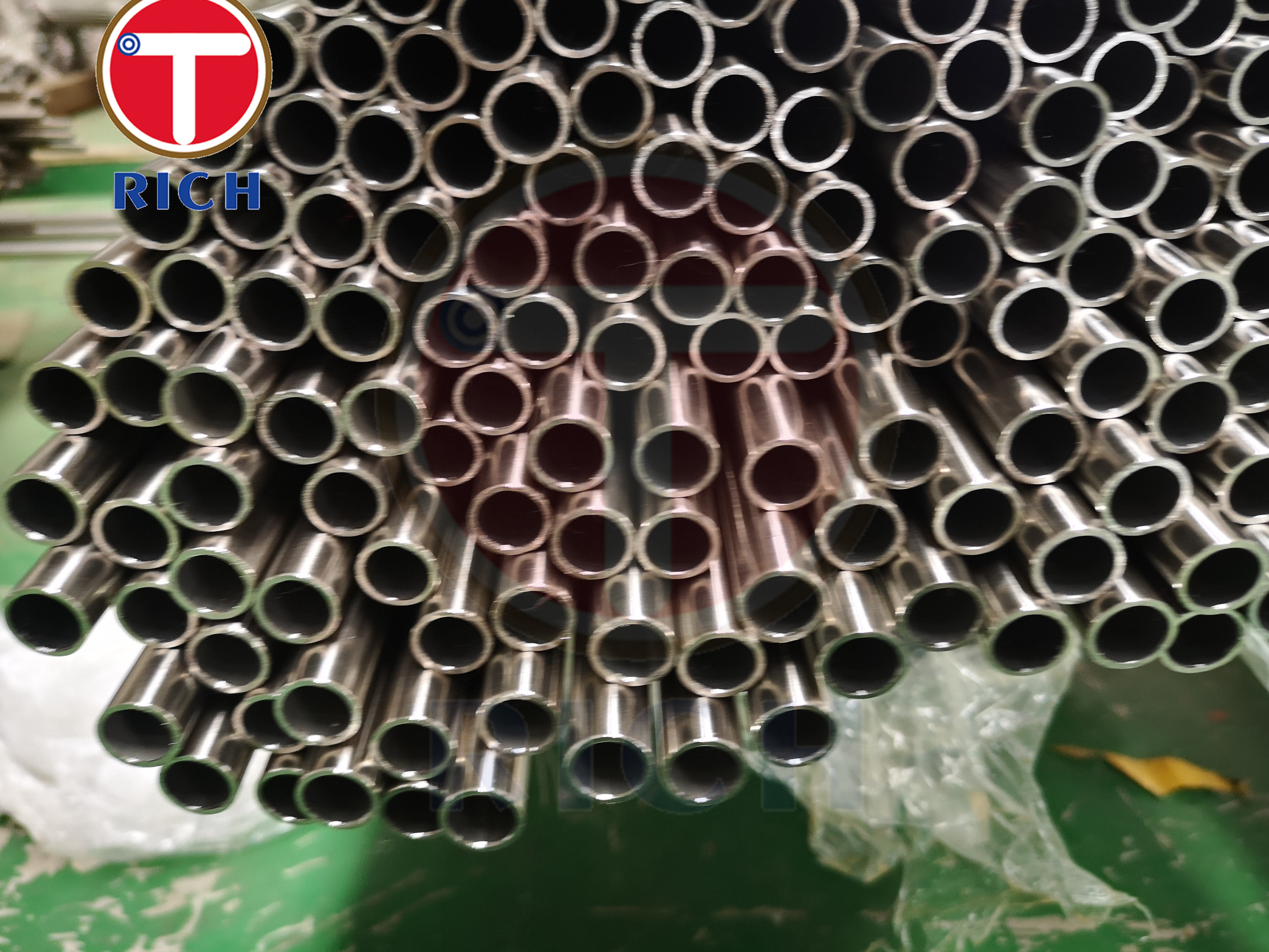 316L Seamless Small Diameter Steel Tubing Oiled Surface