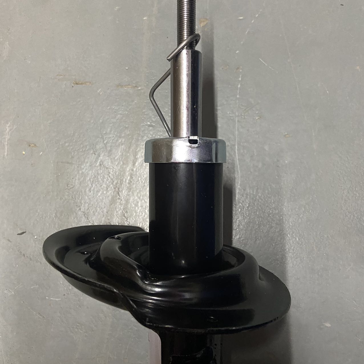 OE NO. 10221920 Front Left Shock Absorber for SAIC ROEWE 360 MG GT Auto Suspension