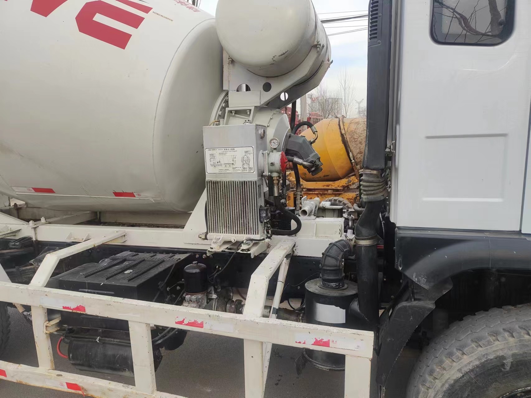 Second-hand DONGFENG Concrete Mixer Truck National Six Emission 20Cbm 7Cbm 12Cbm 10Cbm 8Cbm