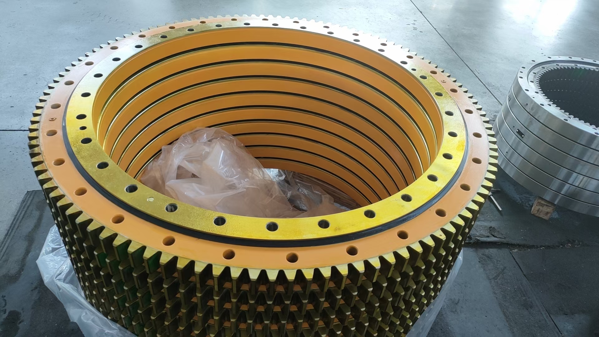 Hitachi ZX370 Model Excavator Slewing Bearing Ring with Part No. 9166468