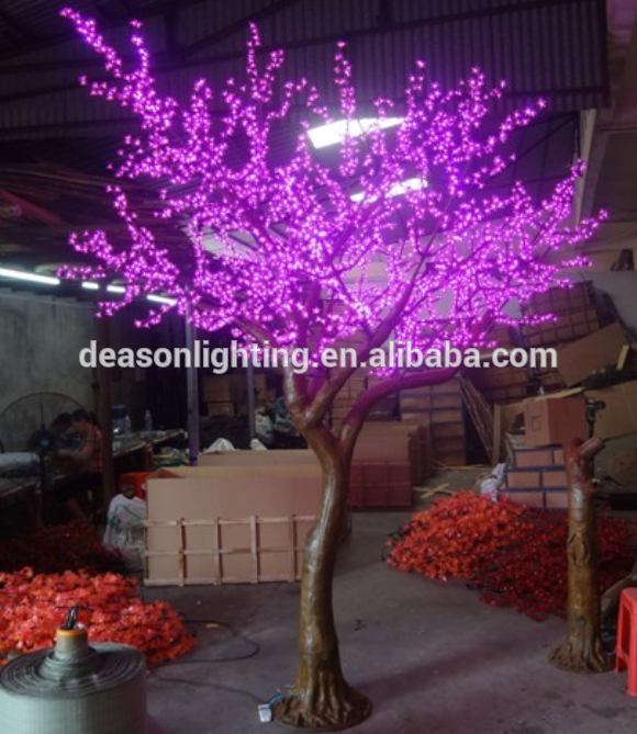 montaje de luz del arbol del led