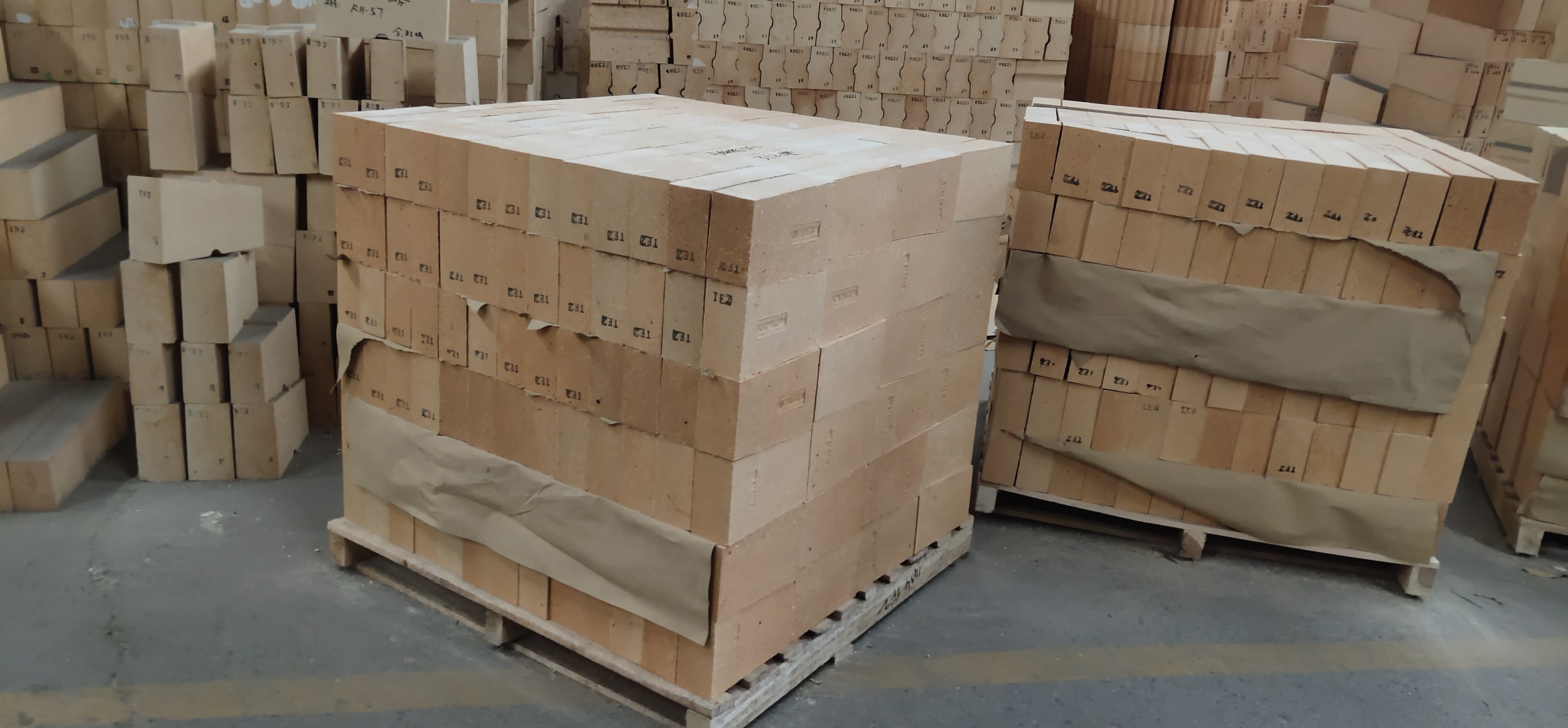 China Competitive Price SK34 SK36 SK38 SK40 Refractory Fire Clay Brick High Alumina Brick for Sale