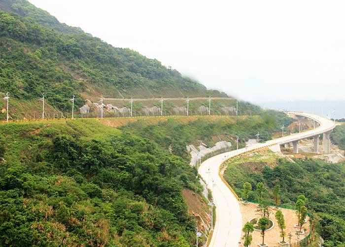 High Efficiency Hybrid Solar And Wind Power Generation Vertical Axis Wind Turbine Generator