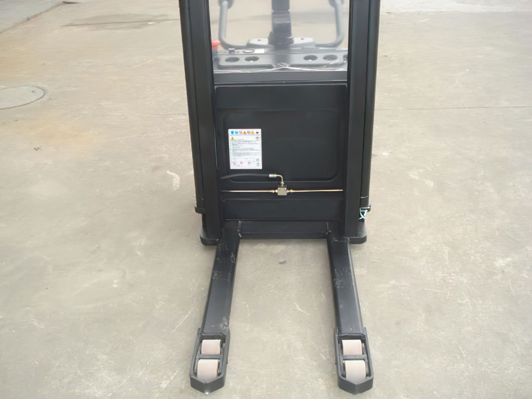 1500kg, 2000kg Electric Battery Reach Stacker Pallet Stacker High End Ligting 5500mm