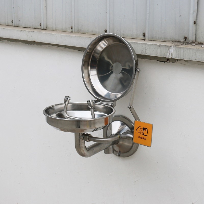 Wall-mounted type stainless steel cover eye washer, eye wash station, auto open eye wash station with round bracket