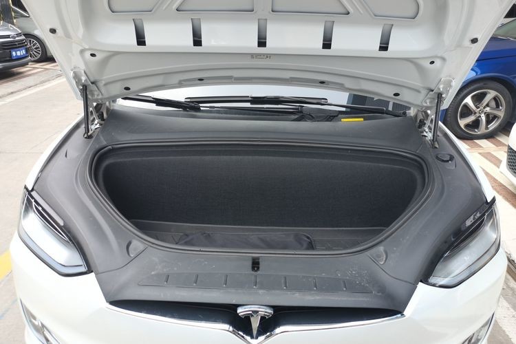 NEDC 575km Range New Automobile Electric Car Electic Vehicle