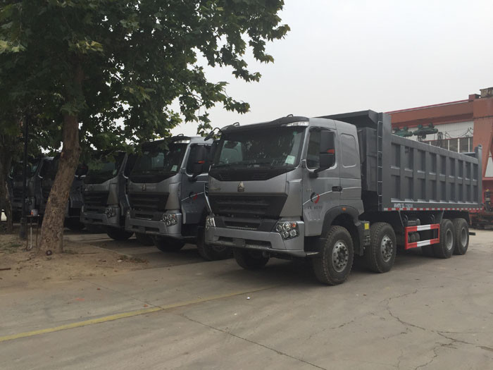 Tipper Dump Truck SINOTRUK HOWO A7 31 Tons For Construction ZZ3317N3567N1