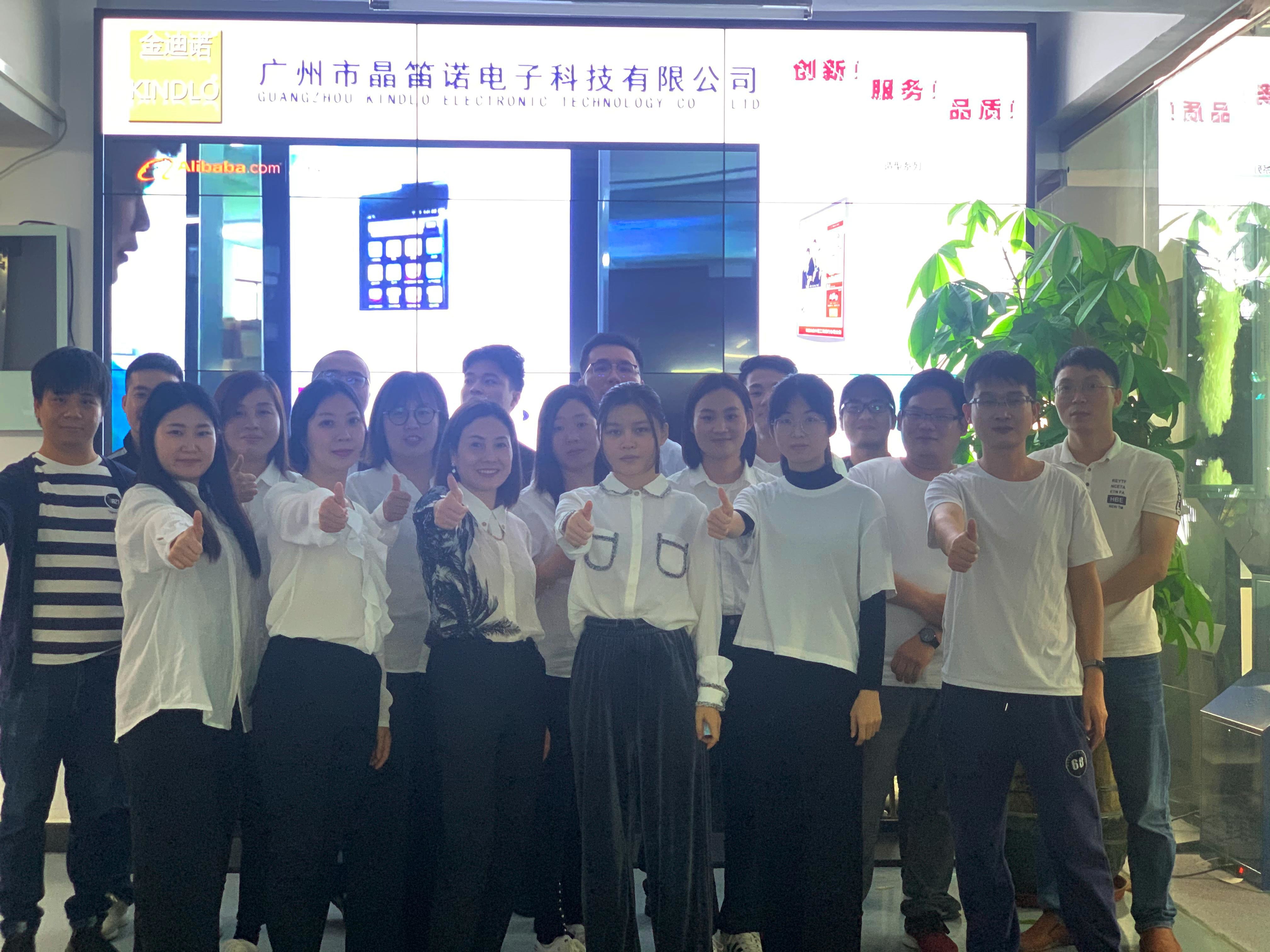 Customizable 32 Inch Floor Standing 1080P LCD Monitor Display Portable Digital Signage