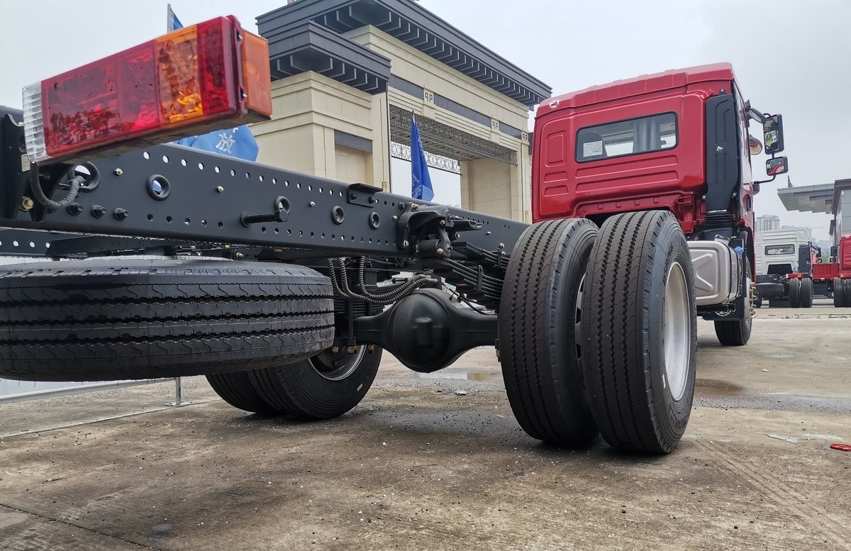 Shacman Cargo Truck L3000 300Hp 25 Ton 10 Dimensions Pick Up Off Road Electric 5Tons Shacman Tipper Truck