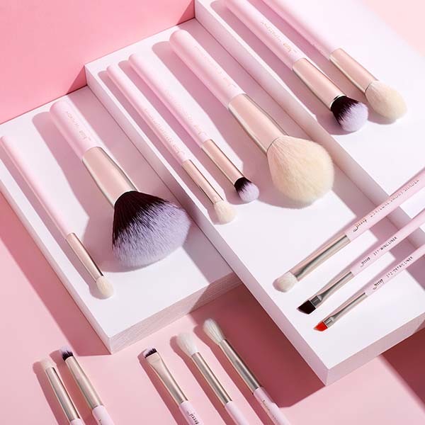 Metal Ferrule ISO9001 Essential Makeup Brushes Set Coated Birch Wood