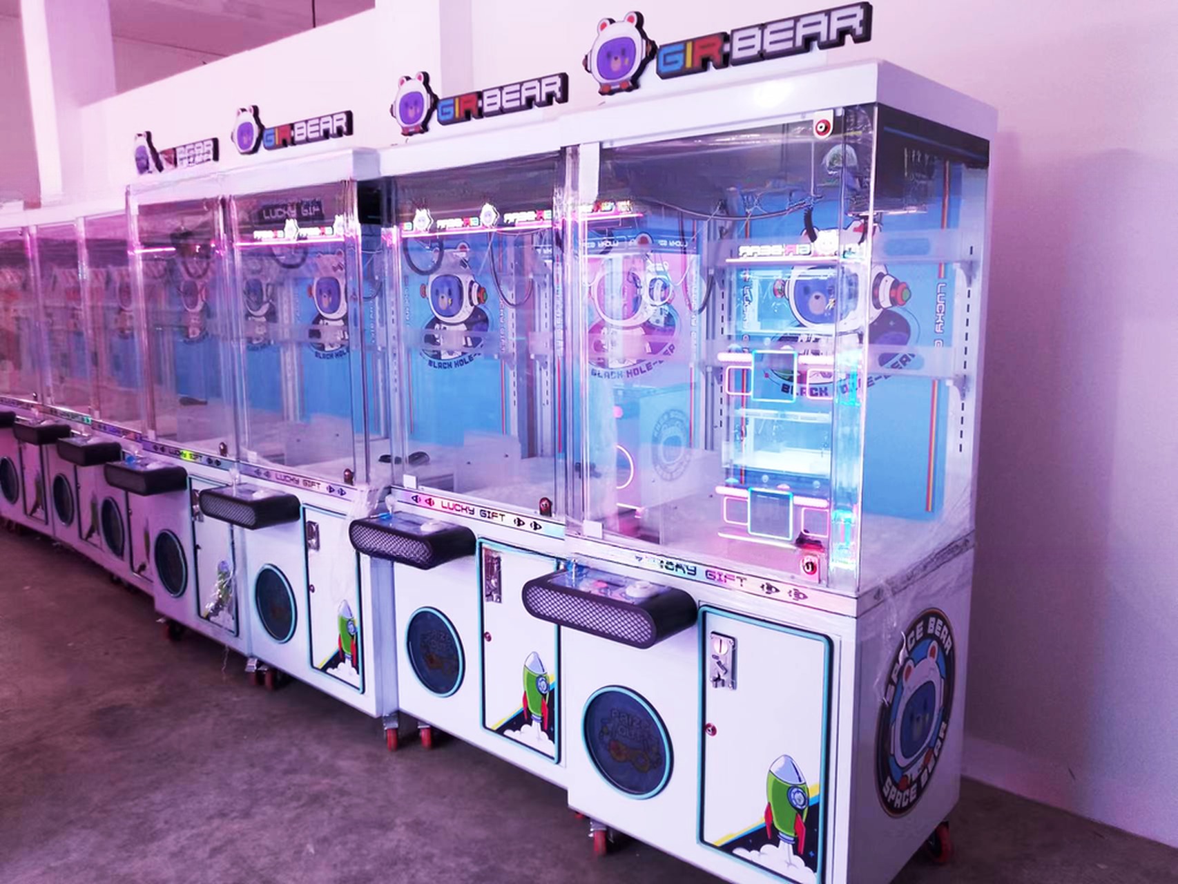 Dreamland coin operated catch crane toy machine arcade claw machine for sale