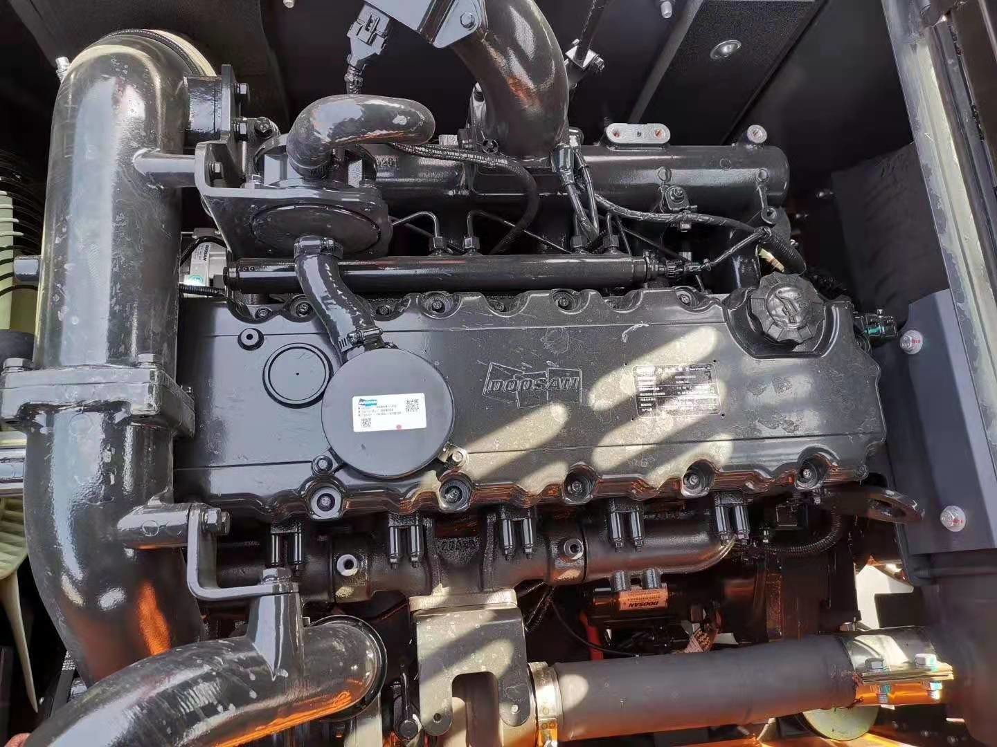 Large Excavation Force 25 Ton Doosan DX225LC Excavator