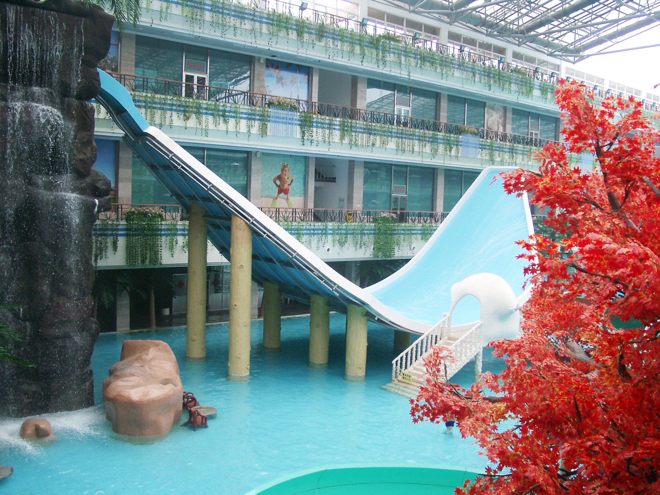 SS Fastener Aqua Park Equipment Swing Water Slide Ashland / DSM Resin