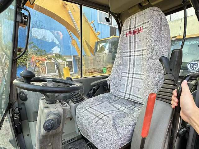 Hyundai R60W-7 Excavator Cab