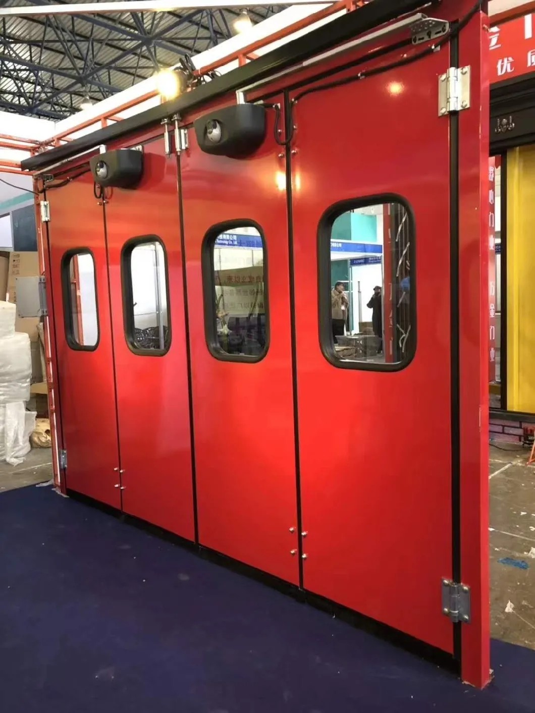 Fire Station Industrial Sliding Folding Doors 40mm Thickness Plexiglass Fireproof