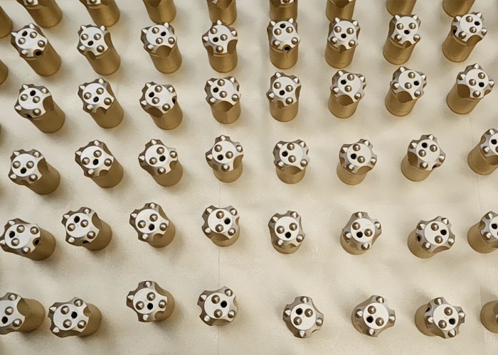 6 Buttons Short Skirt 11° Tapered Button Bit 32/34mm For Drilling Small Hole