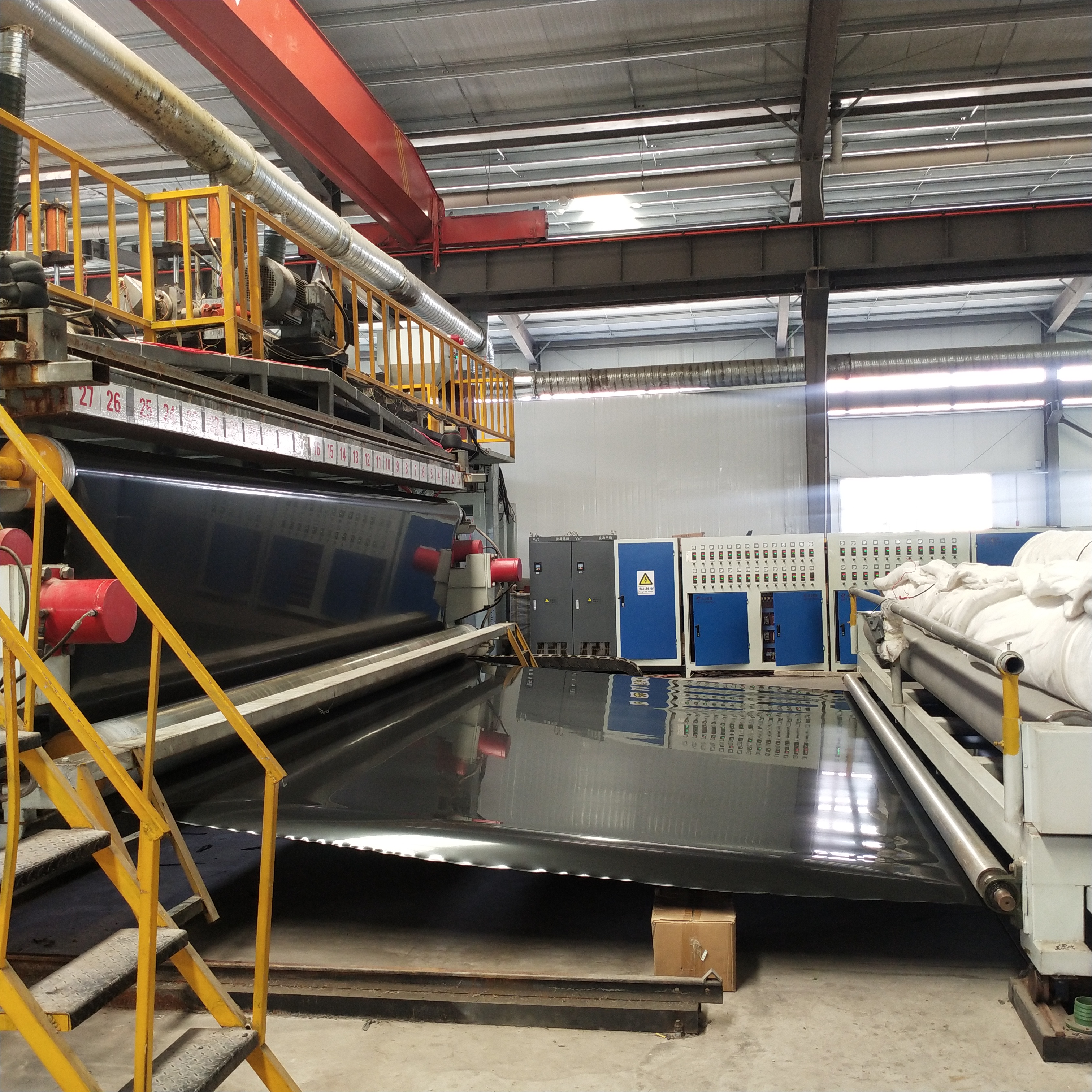 Environmentally-friendly HDPE geomembrane plastic liner for fish farm pond liner