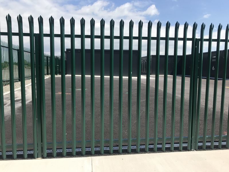Wearproof 1.8 M Palisade Fencing , 17 Pales Galvanized Security Fencing