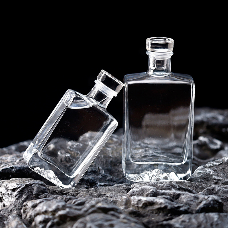 Glass 100ml 200ml Vodka Fruit Wine Rum Gin Whiskey 375 ml Bottle for Cosmetic Packing