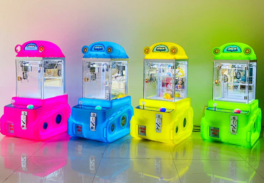 Wholesale Coin Operated Kids Crane Claw Toy Plush Prize Vending Tank Toys Claw Machine For Shopping Malls