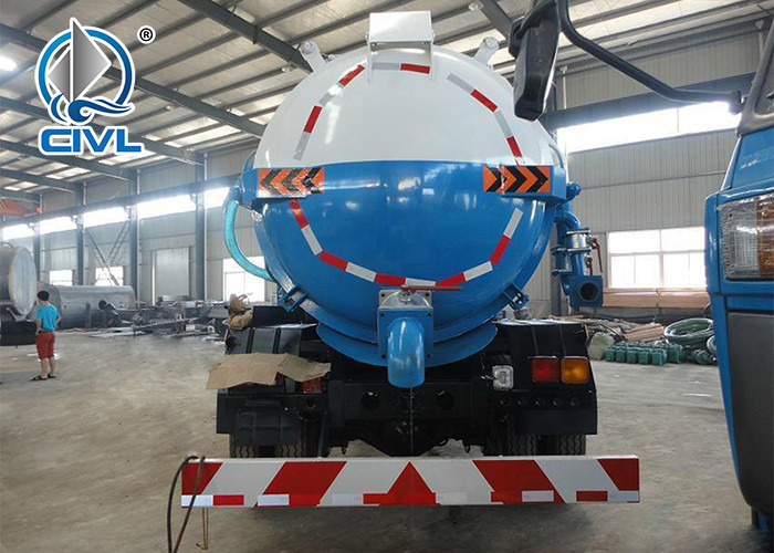 HOWO 4*2 12,000 Liters Heavy Sewage Suction Truck , White Color Vacuum Suction Truck