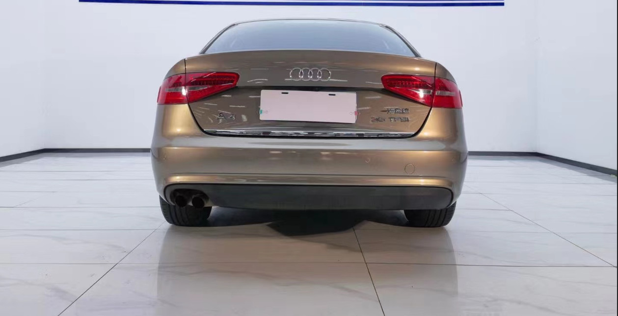 Audi A4 2.0T Comfort Edition Midsize Car Black Interior Bilateral Electric Seats