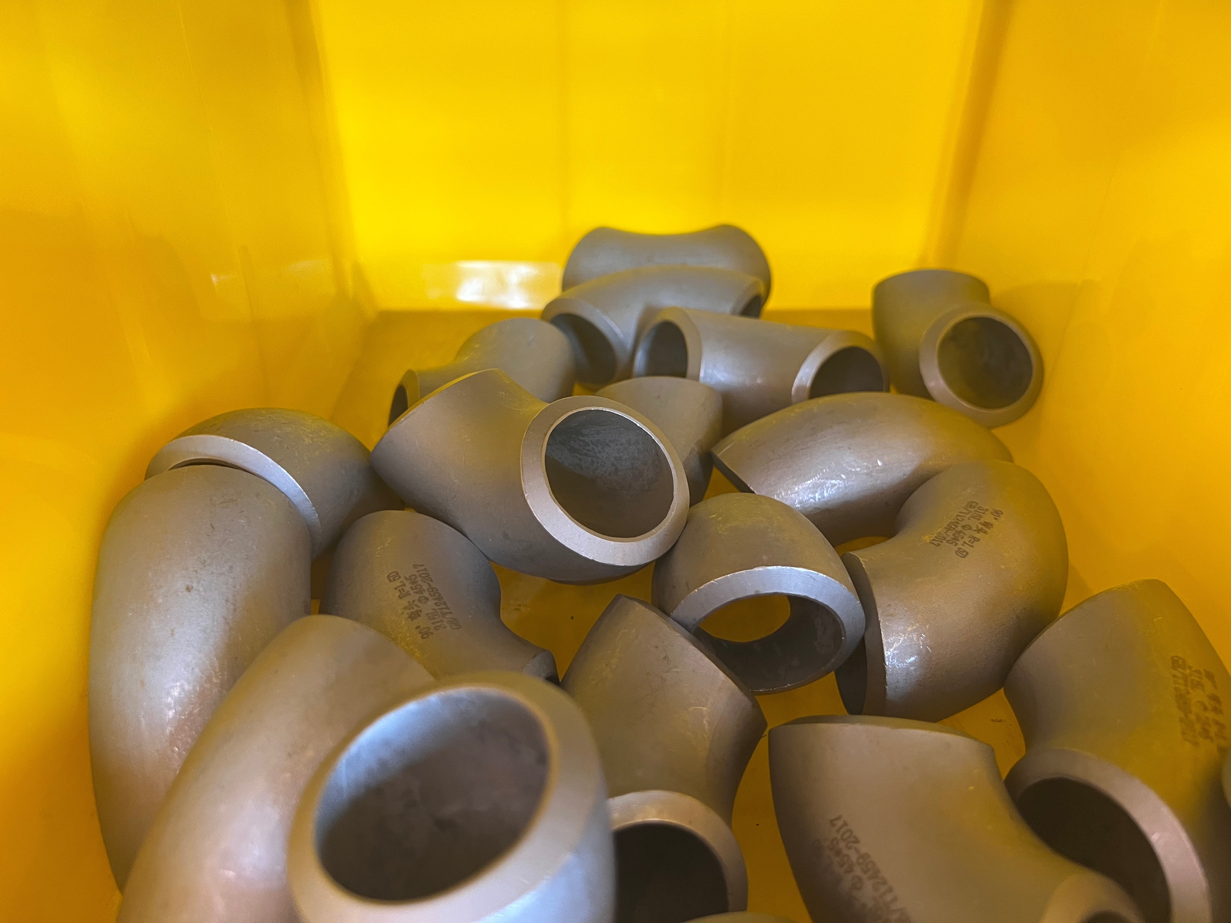 SCH5s-SCH160s Stainless Steel Elbow Butt Welded Pipe Fittings For High Pressure Environments
