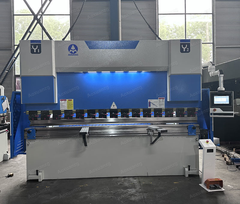 WE67K-160T Hydraulic Press Bending Machine With 3200MM CNC Press BrakeS 4+1Axis DA53T