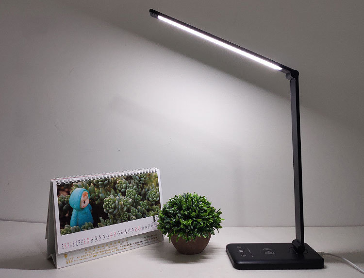 Fully Adjustable Rechargeable Led Table Lamp , Dimmer Night Light Lamp