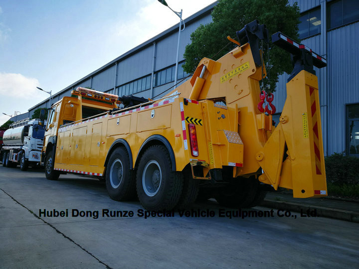 HOWO 50 Ton Heavy Duty Rotator Wreckers Tow Truck With 360 Degree Rotation