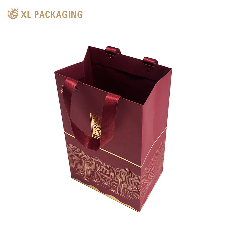 Eco friendly Red Paper Gift Bags One Wine Packaging Bags With Ribbon Handle