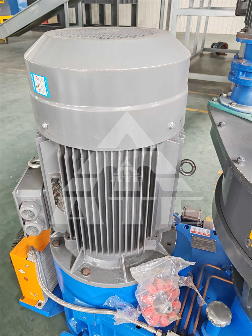 Sawdust Wood Pellet Machine 4TPH-6TPH Biomass Briquette Making Machine