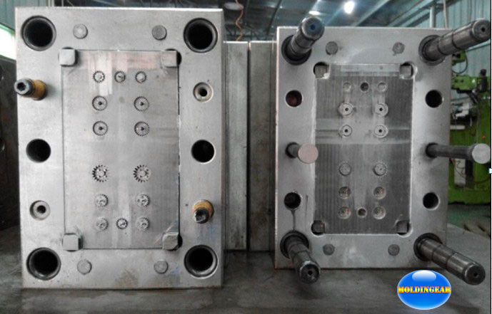 Precision mold of plastic gear kit for small driving gearbox of toy car