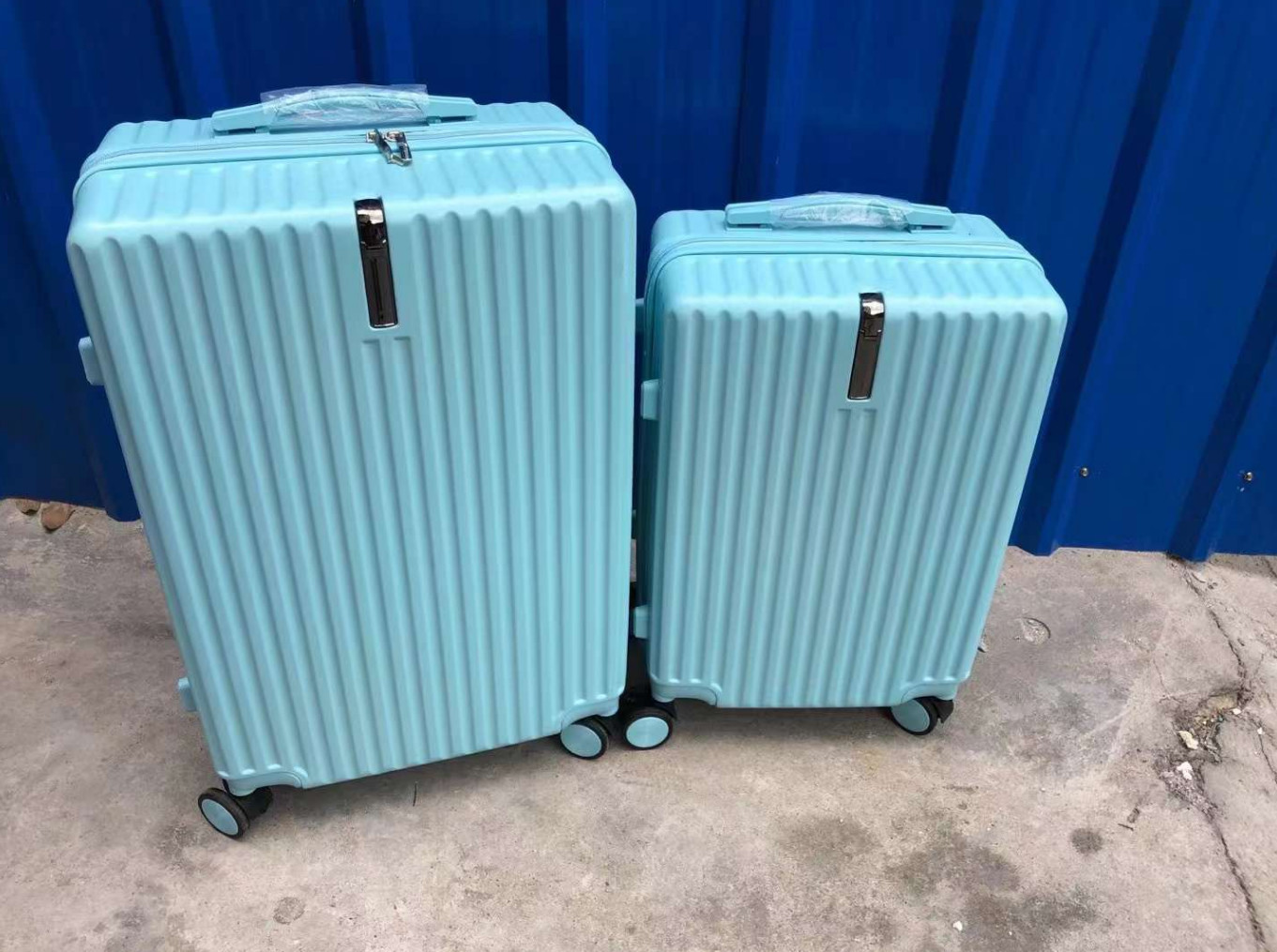 Fashionable Waterproof Aluminum Material Carry On Suitcase Luggage With Wheels Luggage Sets