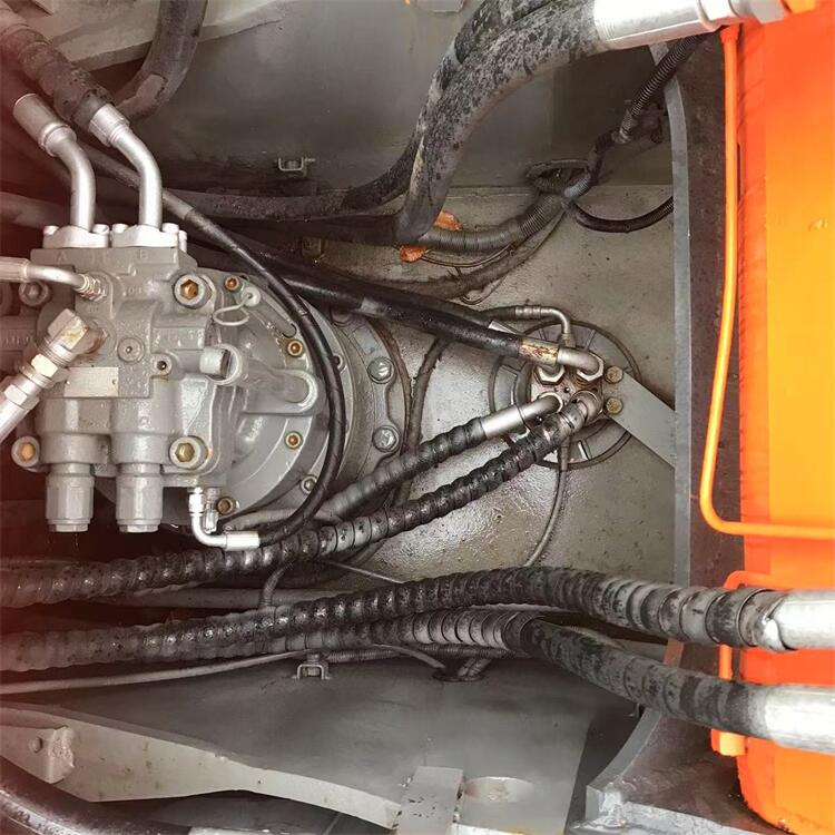 National Hitachi 200-3G Second-Hand Excavator 110KW Power 1120 Working Hours