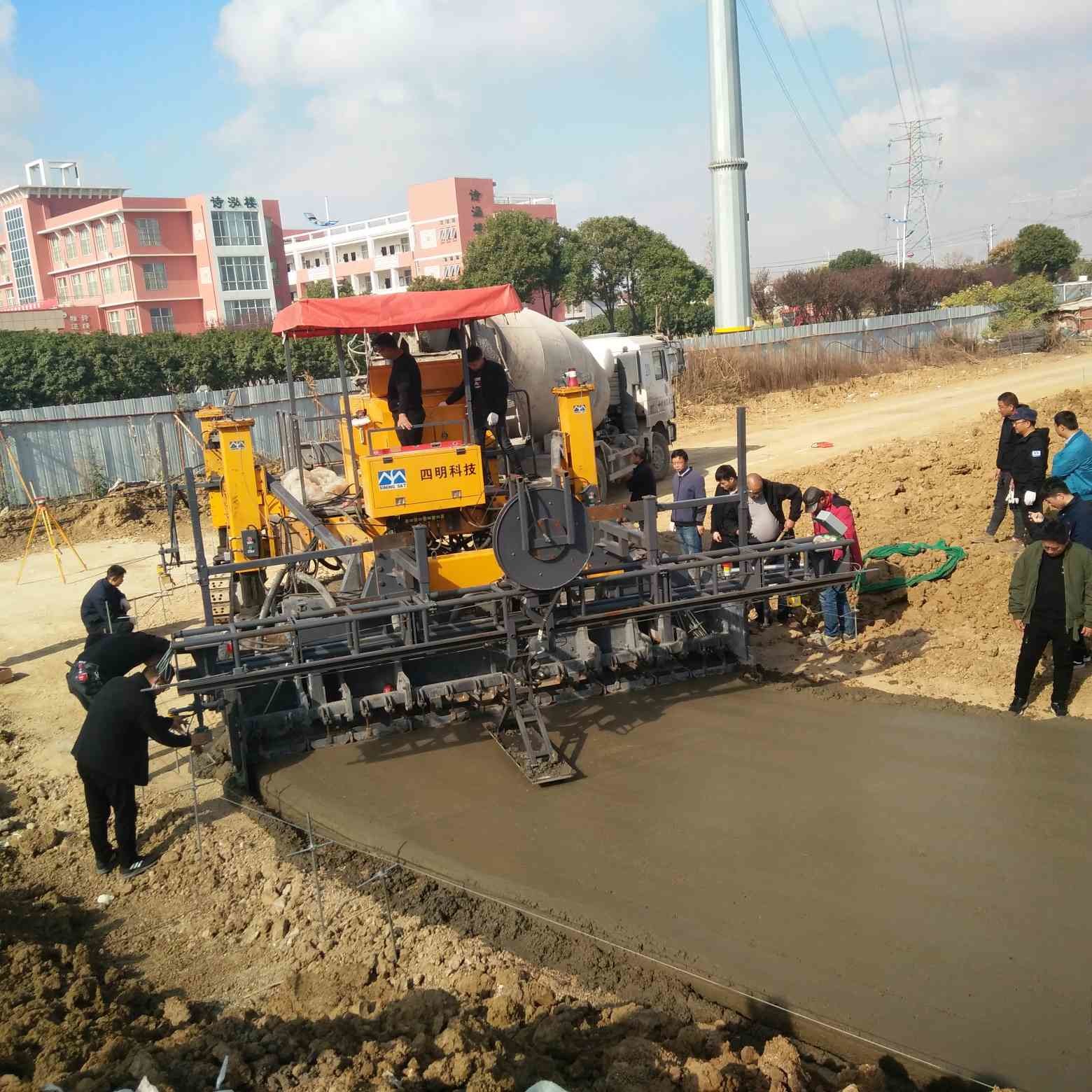 4.5m Negative Gap Construction Slipform Paver With Four Elongated Tracks