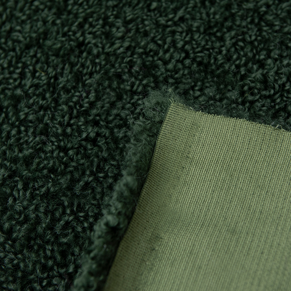 Knitted Medium Weight 100% Polyester Teddy Fabric for Garment Customized Packaging