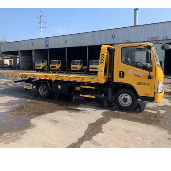 FAW Lightweight 4x2 Tow Trucks Wrecker Truck 4.2M 5 Tons for Road Rescue