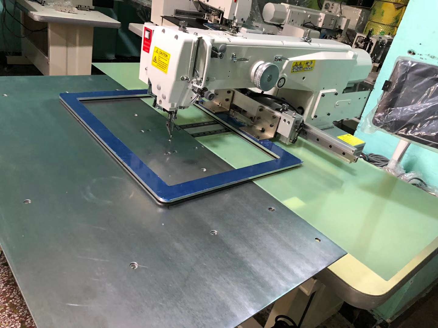 Automatic Industrial Shoe Sewing Machine 240V Leather Shoe Stitching Machine