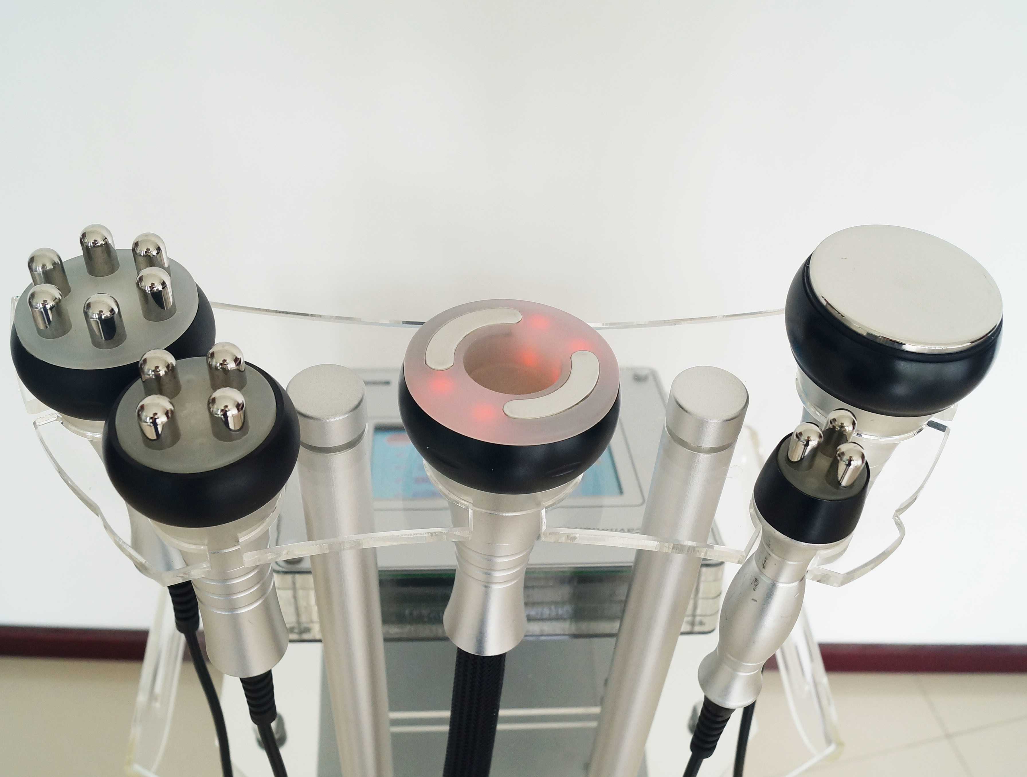 Standing 5 In 1 Cavitation Slimming Machine 40Khz Rf Vacuum For Beauty Salon
