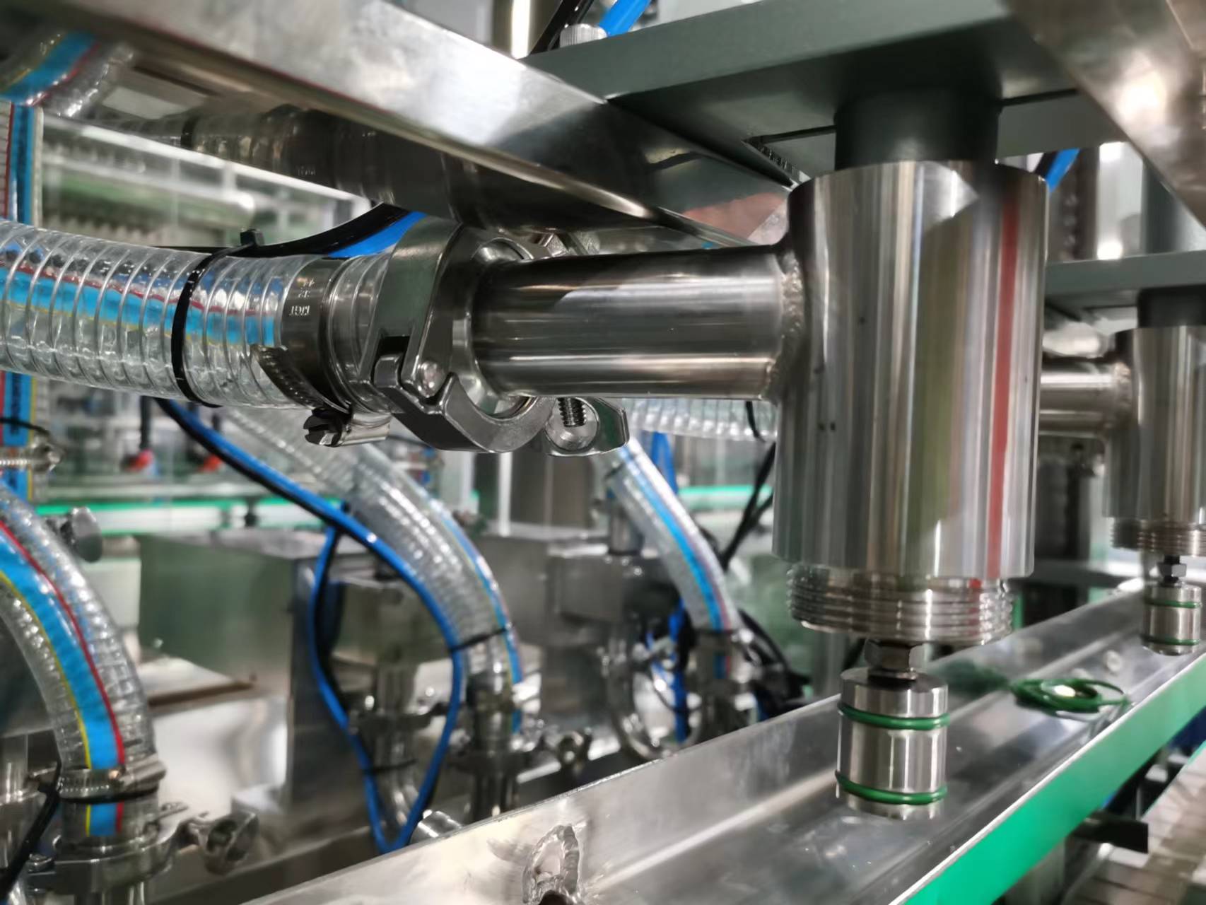 Filling Accuracy ±1% accuracy Gear Pump Shampoo Filling Equipment with 8 Filling Heads