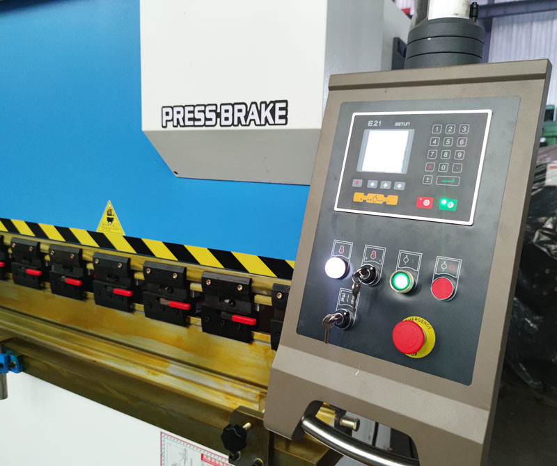 100T 2500mm 5mm Thick Torsion Bar Press Brake Sheet Metal Folding 7.5KW