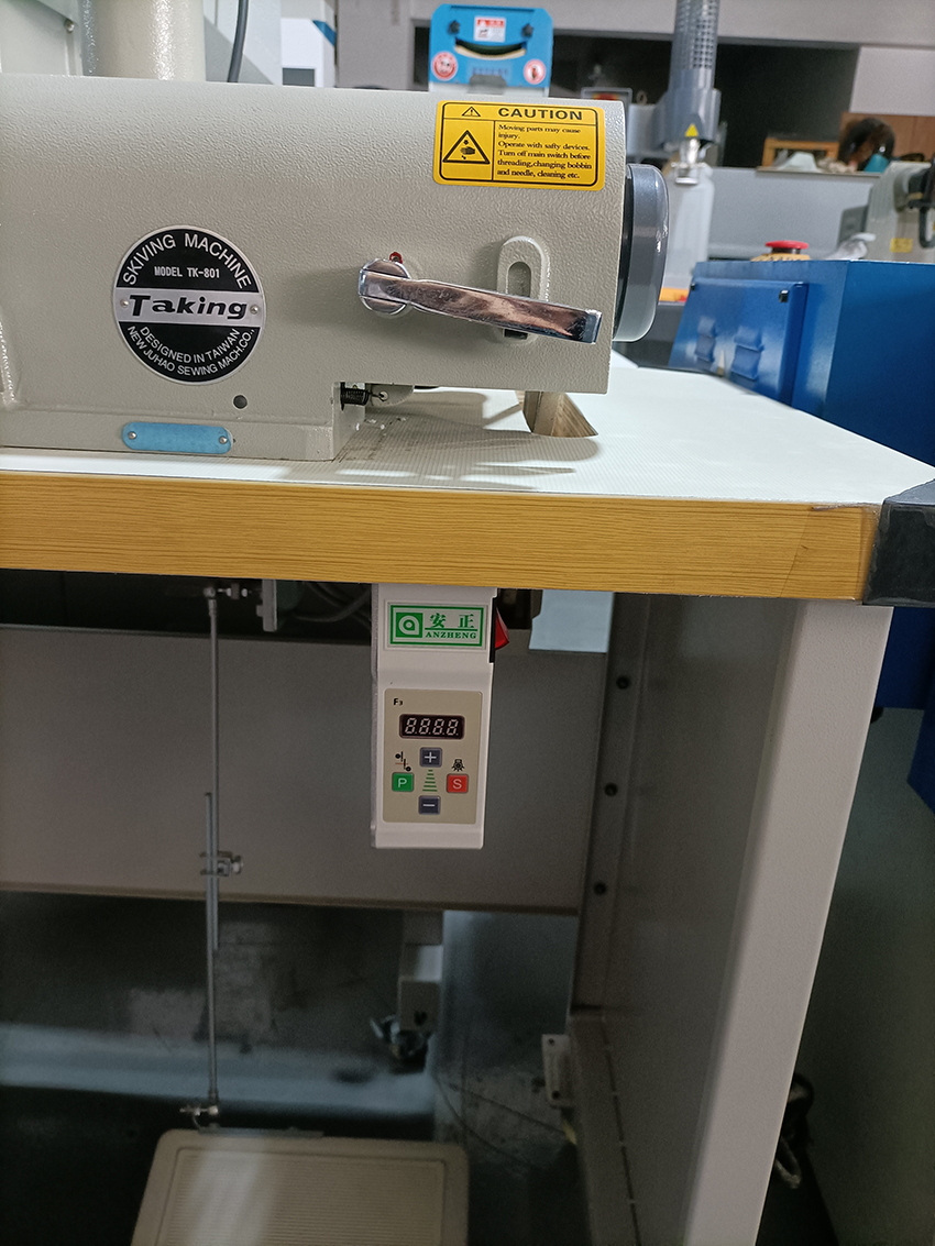 High Speed Leather Skiving Machine Smooth Operation With High Productivity